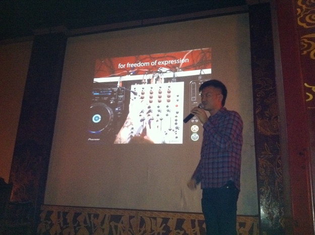 Musician Tri Minh presenting at PKHN#3